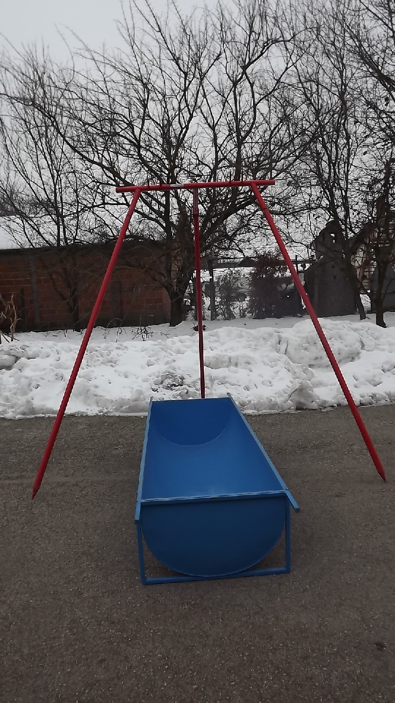 Korito i vješala za kolinje