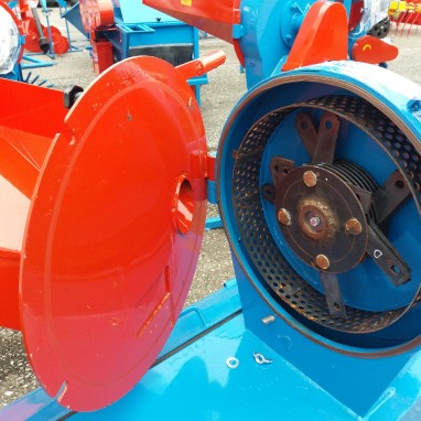 Mlin srednji s el.motorom 2,2kw kapac.500kg-h