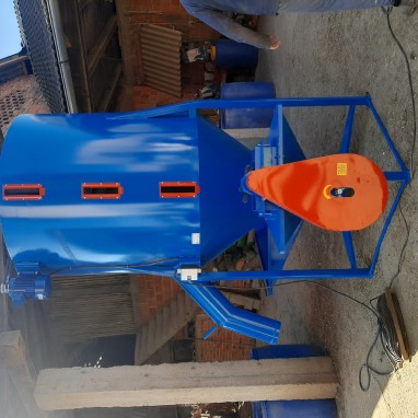 Mješaona okomita od 500-1500kg zapremine s mlinom na kardan