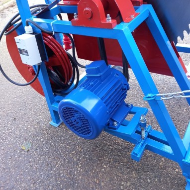 Cirkular s pokretnim stolom