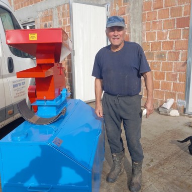 Mlin s kutijom veliki 1,5t-h kapacitet