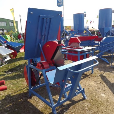 Cirkular s pokretnim stolom